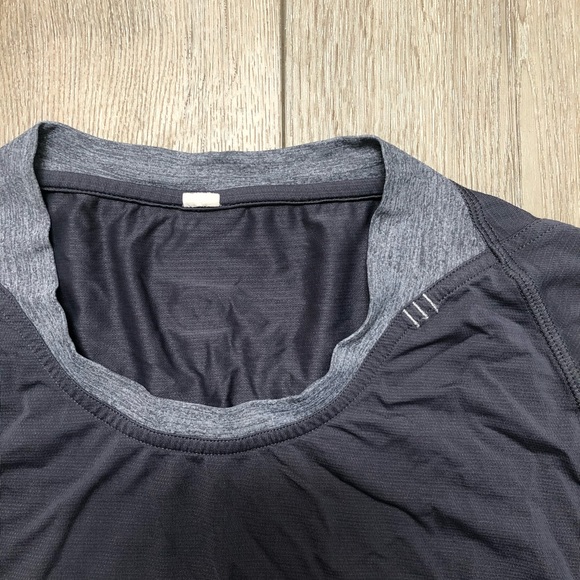 Lululemon Bolt Tech Short Sleev Tee in Dark Slate - Picture 9 of 11
